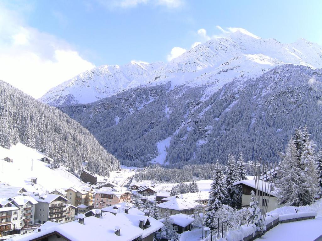 Hotel Meublè Adler - Rooms&Mountain Apartments Santa Caterina Valfurva Buitenkant foto